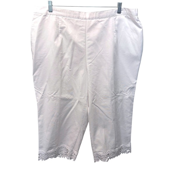 Alfred Dunner Pants - Alfred Dunner Woman White Pull On Capri Pants Pockets Lacey Hem Women's Size 22W